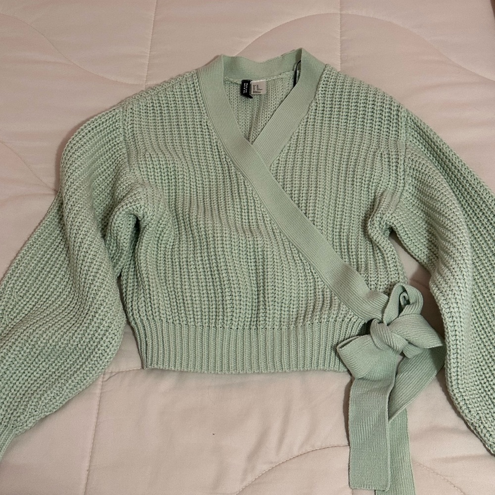 H&M women’s sweater